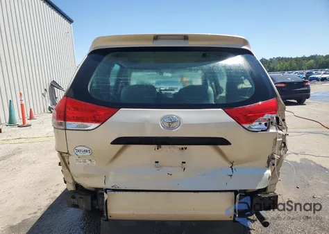 2014 Toyota Sienna z USA, uszkodzony, nr VIN 5TDZK3DC8ES480770